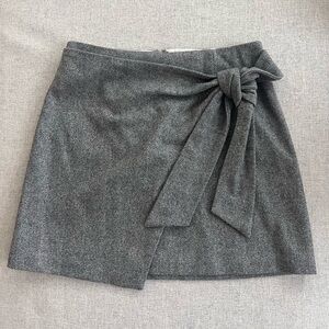 Aritzia Wilfred Grey Mini Skirt with Bow Accent